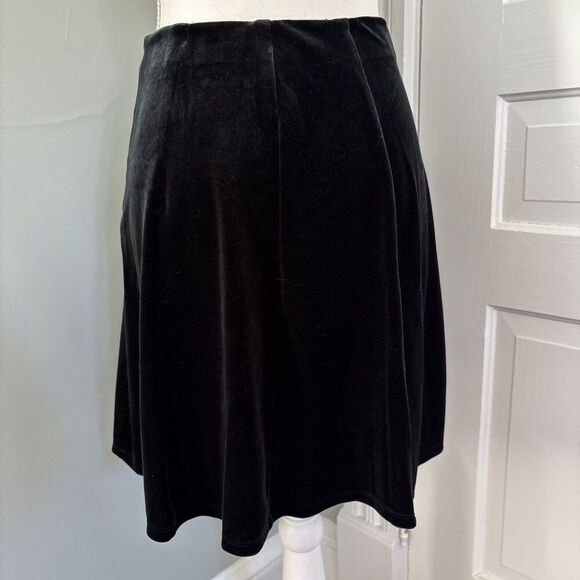 Gap Elastic waist Zip side Black Velvet Skirt Size xs skater - Picture 2 of 5
